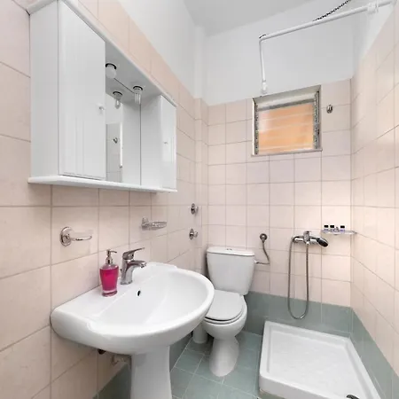 Lägenhet Vergonis Koropi