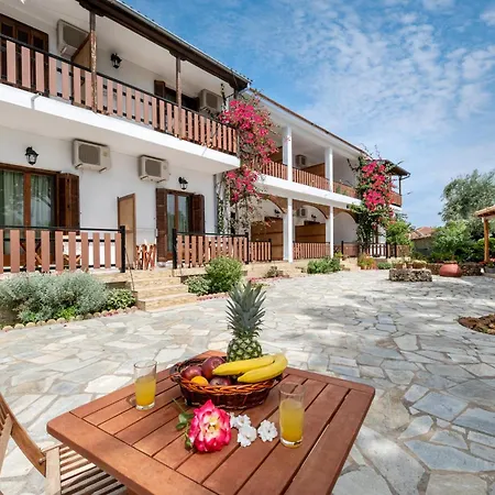 Vergonis Apartament *