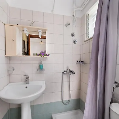 Vergonis Apartament *
